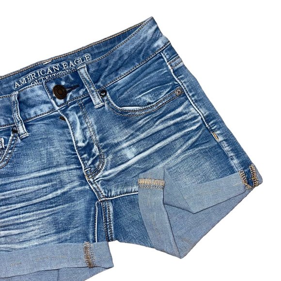 American Eagle Womens Cuffed Shorts 0 Midi Mid Rise Light Wash Embroidered Logo - Picture 3 of 7